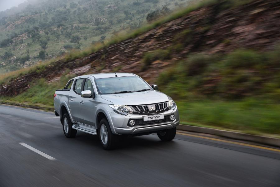  Mitsubishi Triton Double Cab 2017 года  (ZA) (фото 11 из 30)